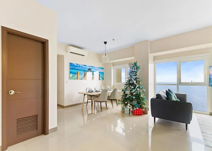 Luxury 1 2 & 3br Bay Sunset View ,near Okada, Moa & Airport , Free Parking Apartment *