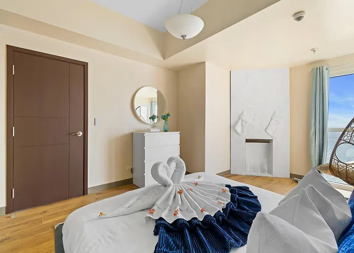 Luxury 1 2 & 3br Bay Sunset View ,near Okada, Moa & Airport , Free Parking Manila