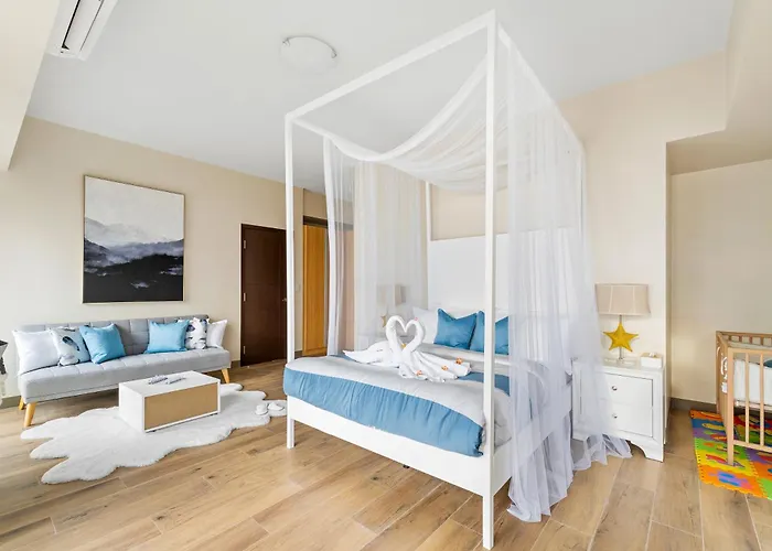 Apartamento Luxury 1 2 & 3br Bay Sunset View ,near Okada, Moa & Airport *