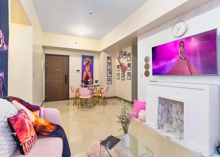 Luxury 1 2 & 3br Bay Sunset View ,near Okada, Moa & Airport , Free Parking Apartment *