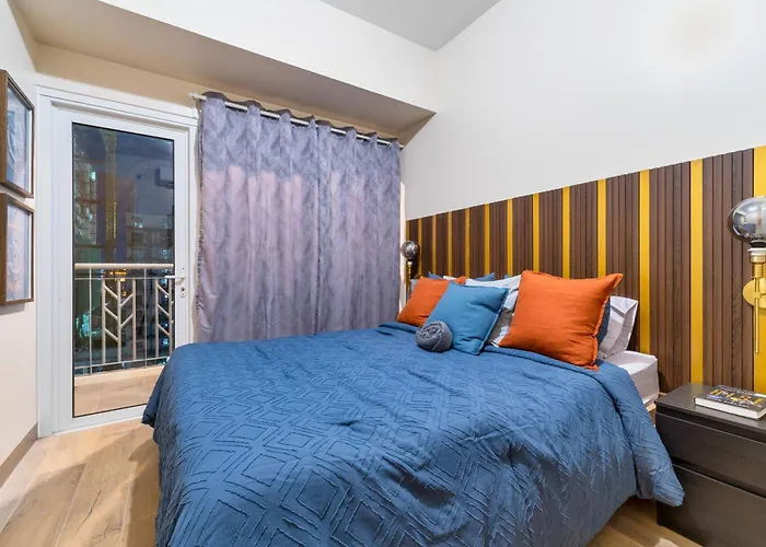 Apartment Luxury 1 2 & 3br Bay Sunset View ,near Okada, Moa & Airport , Free Parking *