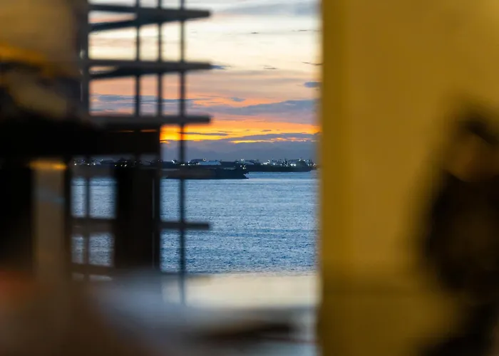 Luxury 1 2 & 3br Bay Sunset View ,near Okada, Moa & Airport , Free Parking Apartment