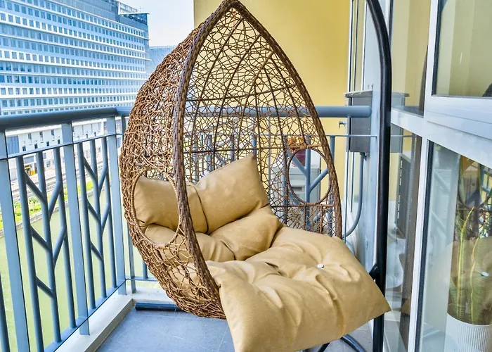 Luxury 1 2 & 3br Bay Sunset View ,near Okada, Moa & Airport Apartamento