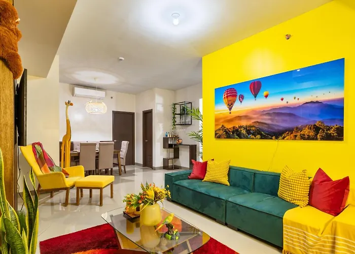 Luxury 1 2 & 3br Bay Sunset View ,near Okada, Moa & Airport , Free Parking Apartment