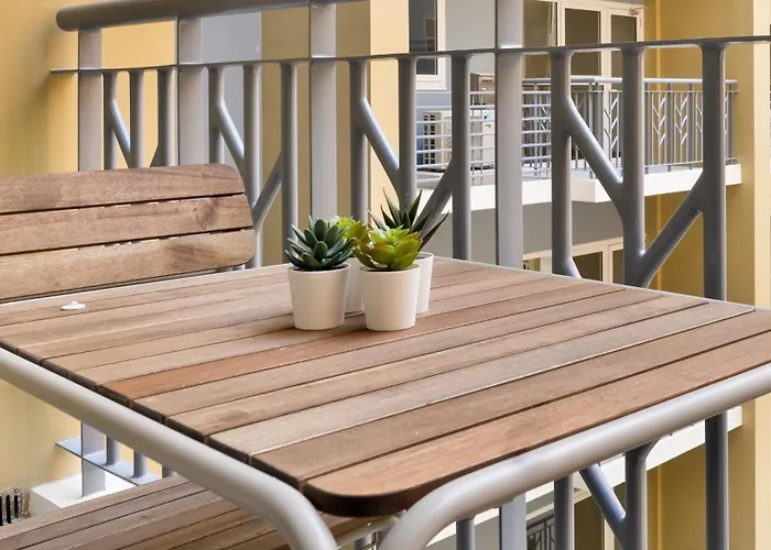 Luxury 1 2 & 3br Bay Sunset View ,near Okada, Moa & Airport Apartamento