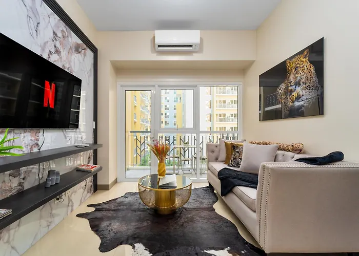 Luxury 1 2 & 3br Bay Sunset View ,near Okada, Moa & Airport , Free Parking Apartment Manila