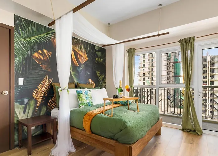 Luxury 1 2 & 3br Bay Sunset View ,near Okada, Moa & Airport , Free Parking Apartment Manila