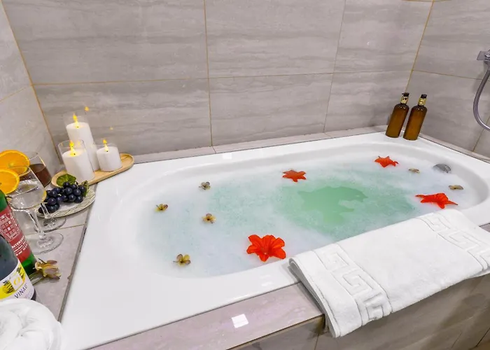 Luxury 1 2 & 3br Bay Sunset View ,near Okada, Moa & Airport Apartamento Manila