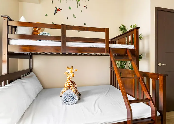 Luxury 1 2 & 3br Bay Sunset View ,near Okada, Moa & Airport , Free Parking *