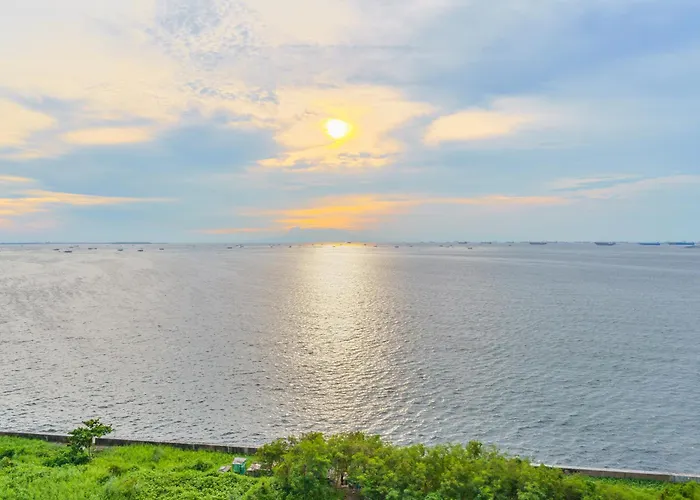 Luxury 1 2 & 3br Bay Sunset View ,near Okada, Moa & Airport , Free Parking Manila