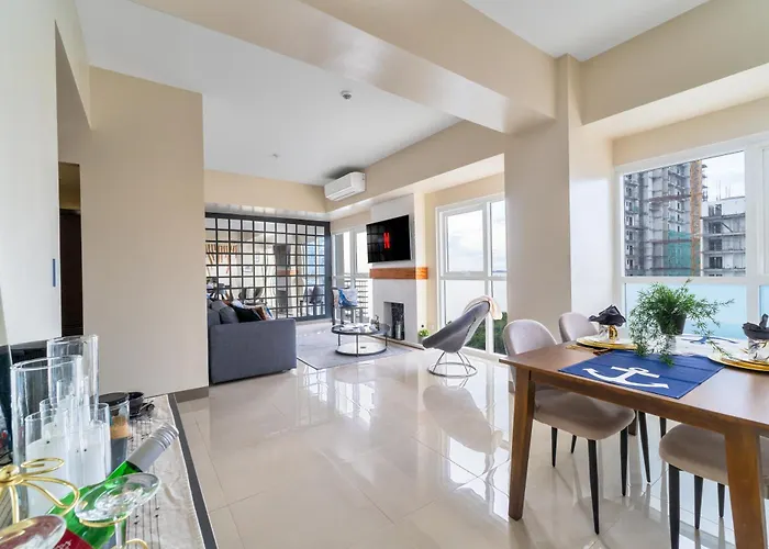 Luxury 1 2 & 3br Bay Sunset View ,near Okada, Moa & Airport , Free Parking Apartment *