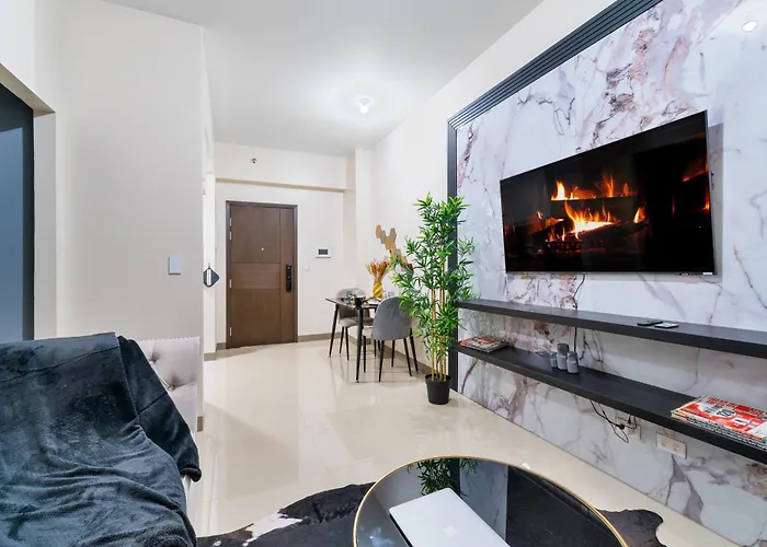 Luxury 1 2 & 3br Bay Sunset View ,near Okada, Moa & Airport Manila