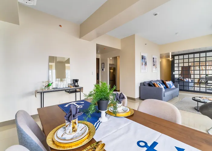 Luxury 1 2 & 3br Bay Sunset View ,near Okada, Moa & Airport , Free Parking
