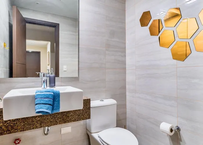 Apartment Luxury 1 2 & 3br Bay Sunset View ,near Okada, Moa & Airport , Free Parking
