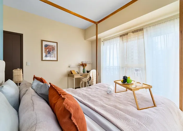 Apartment Luxury 1 2 & 3br Bay Sunset View ,near Okada, Moa & Airport , Free Parking *