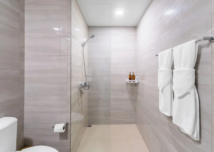 Apartamento Luxury 1 2 & 3br Bay Sunset View ,near Okada, Moa & Airport *