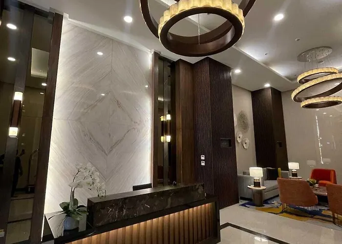 Luxury 1 2 & 3br Bay Sunset View & Pool View ,near Okada, Moa & Airport